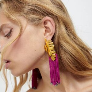 Leaf dangle earrings M176